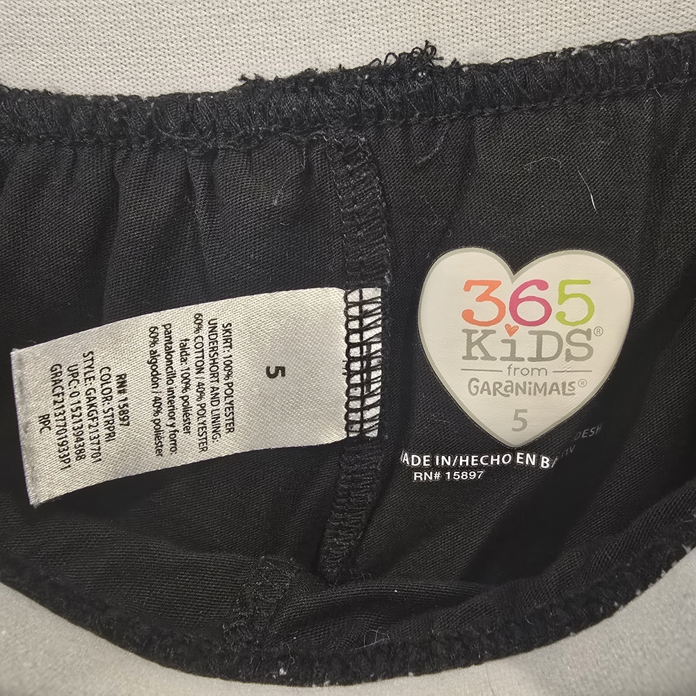 Garanimals Black Skirt with Heart Accent - Picture 4 of 4